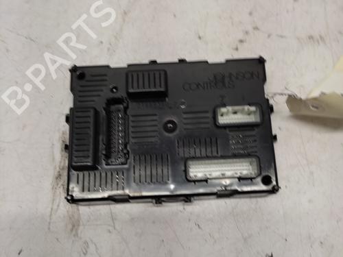 Used Fuse box Fuse box RENAULT CLIO III Grandtour (KR0/1_) 1.5 dCi (KR0F) (86 hp) 33173736 33173736