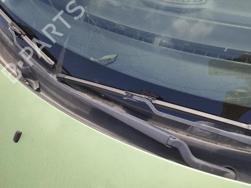 Used Front windshield wiper arm FORD FIESTA V (JH_, JD_) 1.4 TDCi (68 hp) 27521112