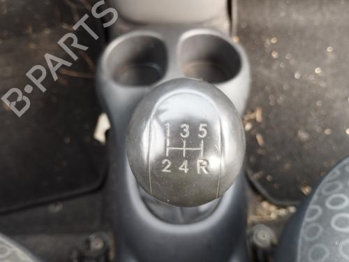 Used Shift knob TOYOTA YARIS (_P1_) 1.0 (SCP10_, SCP10R) (65 hp) 32133186
