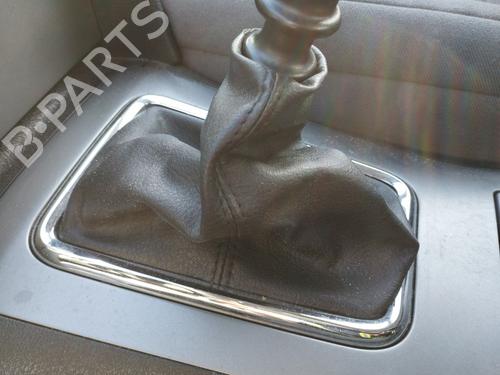 Used Shift knob PEUGEOT 407 (6D_) 2.0 HDi 135 (6DRHRH, 6DRHRE, 6DRHRG, 6DRHRJ) (136 hp) 30438925