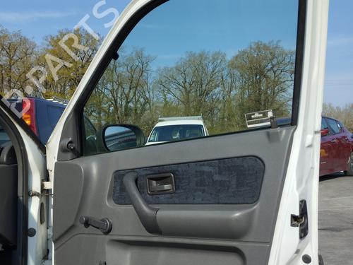 Used Front right door window Front right door window 33545093 33545093