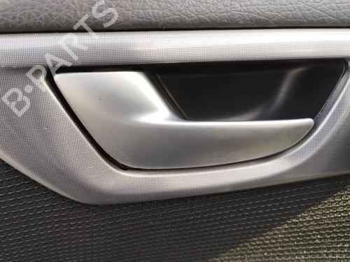 Venstre fortil invendig håndtag VOLVO S60 I (384) 2.4 D (126 hp) 28702792