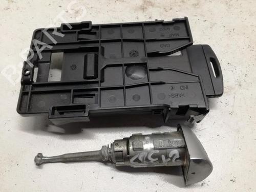 Used Card reader Card reader RENAULT LAGUNA III (BT0/1) 1.5 dCi (BT00, BT0A, BT0T, BT1J) (110 hp) 27061609 27061609
