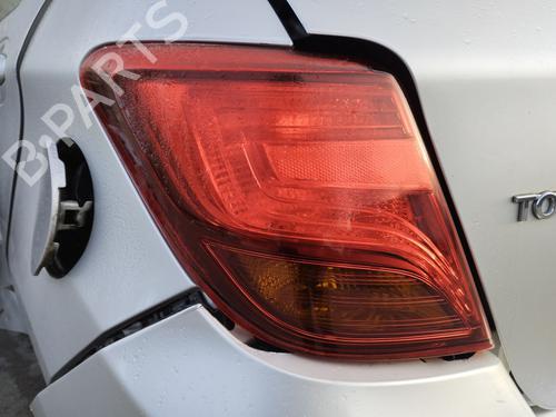 Used Left taillight TOYOTA YARIS (_P13_) 1.0 (KSP130_, KSP130) (69 hp) 31216419