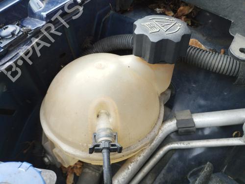 Used Expansion tank CITROËN C4 Coupe (LA_) 1.6 HDi (90 hp) 32234119