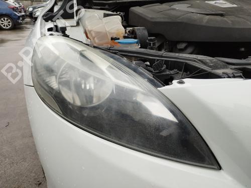 Phare droit VOLVO V40 Hatchback (525) D3 (150 hp) 32120039