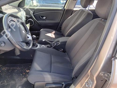 Sikkerhetsbelte-spenne RENAULT MEGANE III Hatchback (BZ0/1_, B3_) 1.5 dCi (BZ09, BZ0D, BZ1W, BZ29, BZ14) (110 hp) 27071181
