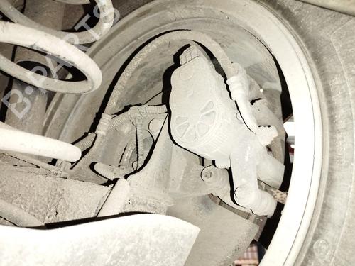Used Right rear brake caliper Right rear brake caliper PEUGEOT 5008 II (MC_, MJ_, MR_, M4_) 1.5 BlueHDi 130 (MCYHZJ, MCYHZR, MCYHZX) (131 hp) 27044205 27044205