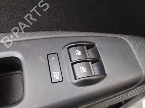 Used Left front window switch FIAT DOBLO Cargo (263_) 1.6 D Multijet (263WXD1B, 263WXR1B, 263WXX1B, 263ZXD1B,... (105 hp) 31116174