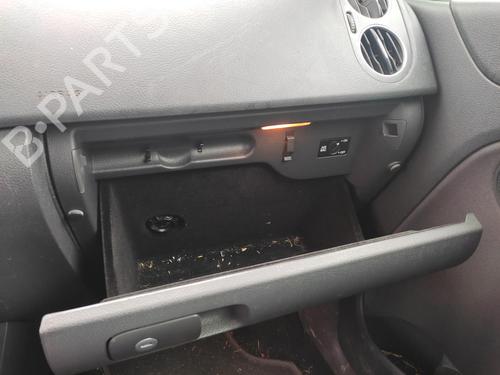 Used Glove box Glove box VW GOLF PLUS V (5M1, 521) 1.9 TDI (105 hp) 27062426 27062426