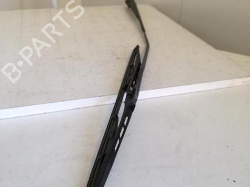 Used Front windshield wiper arm RENAULT LAGUNA I (B56_, 556_) 1.9 dCi (B56W) (107 hp) 27061894