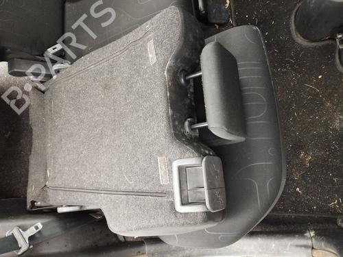 Used Rear seat Rear seat TOYOTA YARIS (_P9_) 1.4 D-4D (NLP90_, NLP90R) (90 hp) 32135449 32135449