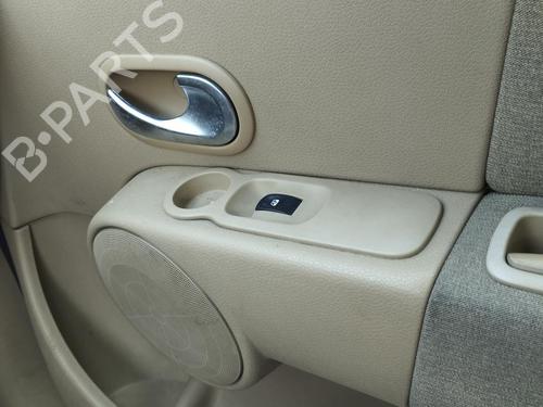 Højre fortil invendig håndtag RENAULT MODUS / GRAND MODUS (F/JP0_) 1.5 dCi (FP0D, JP0D) (82 hp) 27082694