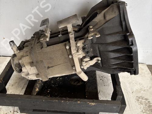 Used Gearbox RENAULT TRUCKS MASCOTT Platform/Chassis 90 (86 hp) 27724223