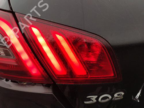 Używane Lampa tylna klapy bagażnika lewa PEUGEOT 308 II (LB_, LP_, LW_, LH_, L3_) 1.5 BlueHDi 130 (131 hp) 30938838
