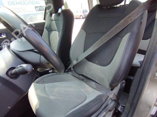 Left front seat RENAULT CAPTUR I (J5_, H5_) 1.5 dCi 90 (J5N4, J5M5, J5MW, J5M6, J5AL, J5AJ) | BP27044111C15 - Image 4