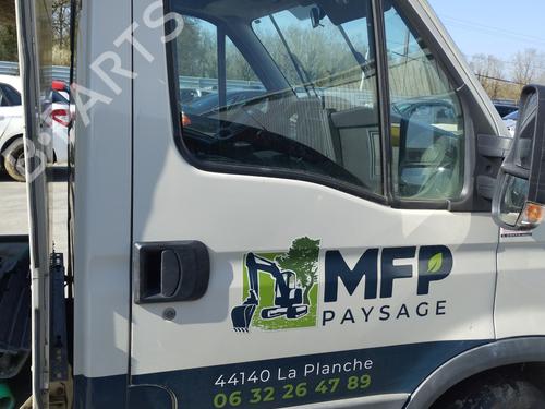 front-right-quarter-glass-iveco-daily-vi-van-2014-32729664 main image