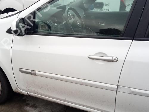 Used Front left exterior door handle RENAULT CLIO III Grandtour (KR0/1_) 1.5 dCi (KR0G) (68 hp) 27071125