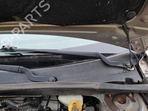 Used Front windshield wiper arm FORD FIESTA V (JH_, JD_) 1.4 TDCi (68 hp) 27051611