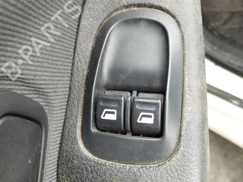 Used Left front window switch PEUGEOT 306 Hatchback (7A, 7C, N3, N5) 1.9 D (69 hp) 27317449