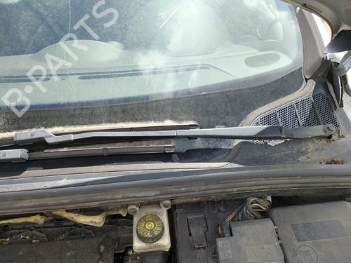 Used Front windshield wiper arm PEUGEOT 308 I (4A_, 4C_) 1.6 HDi (92 hp) 27576657