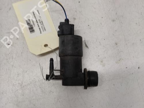 Used Washer pump Washer pump TOYOTA YARIS (_P13_) 1.3 (NSP130_, NSP130) (99 hp) 39935274 39935274
