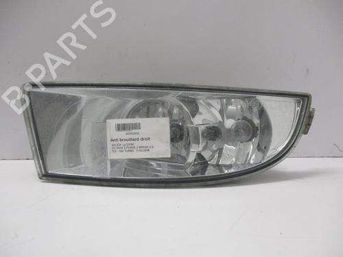Used Right front fog light SKODA OCTAVIA II Combi (1Z5) 2.0 TDI 16V (140 hp) 27061096