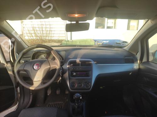 Used Dashboard FIAT GRANDE PUNTO (199_) 1.2 (65 hp) 27077232