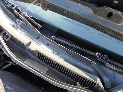 Used Front windshield wiper arm VW GOLF IV (1J1) 1.6 16V (105 hp) 27337207