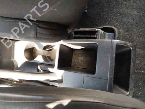 Console centrale Console centrale MAZDA 5 (CW) 1.6 CD (116 hp) 33990817 33990817