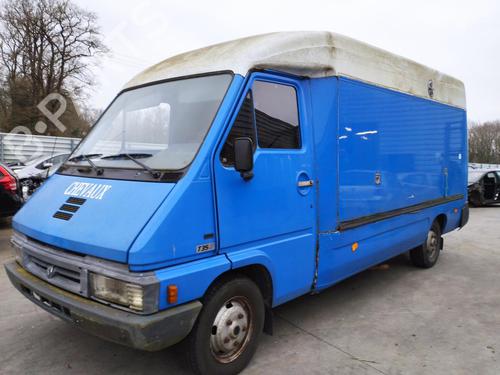 Brugte RENAULT MASTER I Van (T__) 28-35 2,5 D 2897885