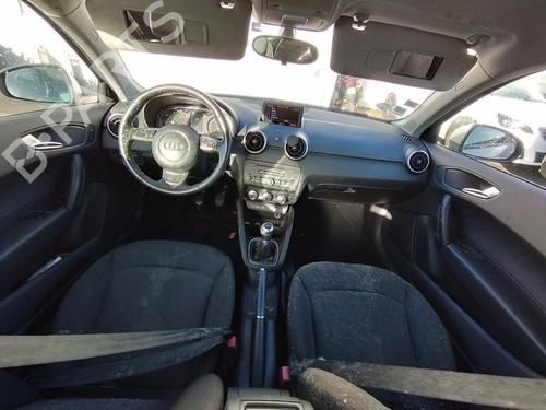 Used Dashboard Dashboard AUDI A1 (8X1, 8XK) 1.6 TDI (105 hp) 27072530 27072530