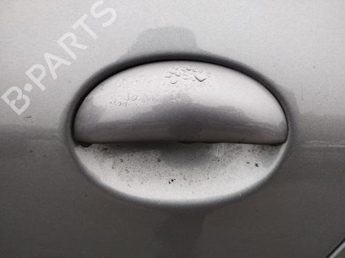 Używane Klamka zewnętrzna drzwi tylnych lewych PEUGEOT 206 Hatchback (2A/C) 1.4 i (75 hp) 30752939