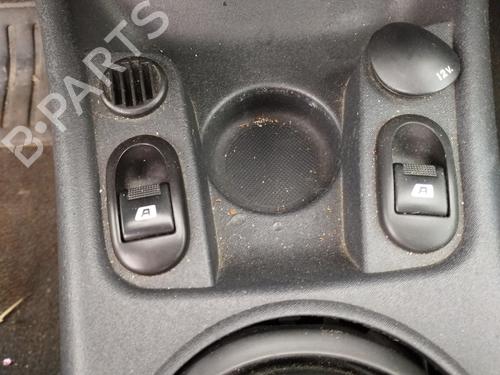 Used Right front window switch CITROËN C2 (JM_) 1.1 (60 hp) 27046630
