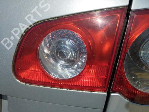 Farolim direito da mala Farolim direito da mala VW PASSAT B6 Variant (3C5) 1.9 TDI (105 hp) 34368141 34368141