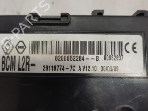 Used Fuse box Fuse box RENAULT CLIO III (BR0/1, CR0/1) 1.2 16V (BR02, BR0J, BR11, CR02, CR0J, CR11) (75 hp) 34450517 34450517