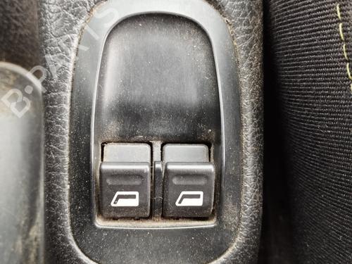 Used Left front window switch Left front window switch PEUGEOT 206 Hatchback (2A/C) 1.4 HDi eco 70 (68 hp) 33037856 33037856