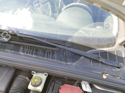 Used Front windshield wiper arm PEUGEOT 308 I (4A_, 4C_) 1.6 HDi (109 hp) 27521172