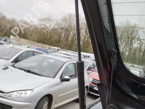 Used Tailgate lift support FIAT GRANDE PUNTO (199_) 1.3 D Multijet (75 hp) 32854677