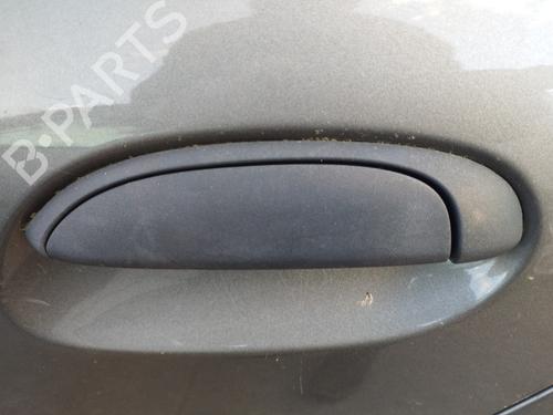 Used Rear left exterior door handle RENAULT CLIO II (BB_, CB_) 1.2 16V (BB05, BB0W, BB11, BB27, BB2T, BB2U, BB2V, CB05,... (75 hp) 27084461