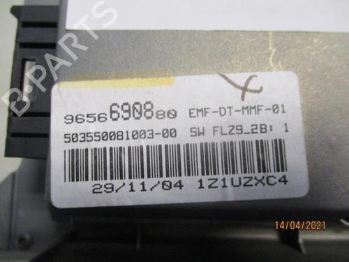 display-monitor-citroen-c5-ii-rc_-2004-2005-2006-2007-2008-27079971 main image