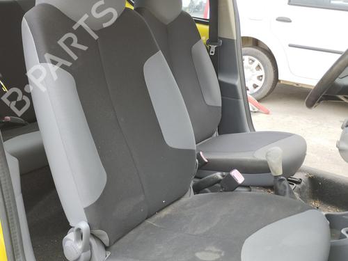 Stol høyre foran PEUGEOT 107 (PM_, PN_) 1.0 (68 hp) 27084114