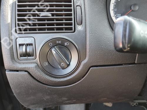 Forlygtekontakt VW GOLF IV (1J1) 1.6 16V (105 hp) 27337248