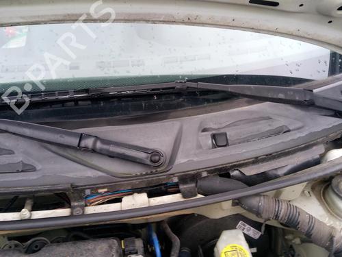 Used Front windshield wiper arm FIAT PANDA (169_) 1.2 LPG (169CXF1A) (69 hp) 27063106