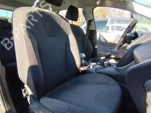 Used Right front seat Right front seat FORD FOCUS III Turnier 1.0 EcoBoost (125 hp) 33544911 33544911