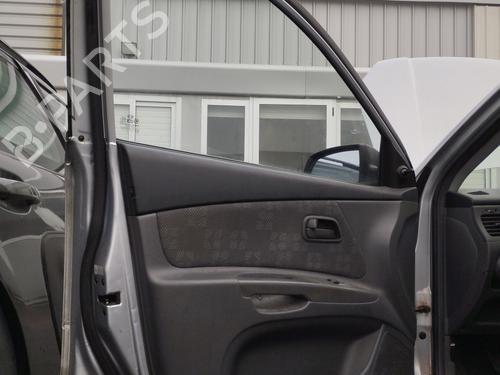 Dør rude ventre foran KIA RIO II (JB) 1.5 CRDi (110 hp) 31043144