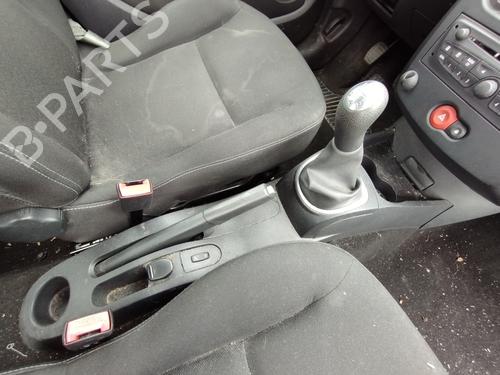 Used Middle console RENAULT CLIO III (BR0/1, CR0/1) 1.5 dCi (C/BR0G, C/BR1G) (68 hp) 27046431