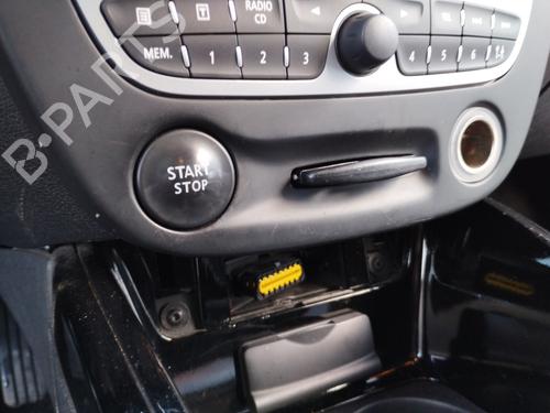 switch-renault-megane-iii-coupe-dz01_-2008-2009-2010-2011-2012-2013-2014-2015-2016-31950615 main image