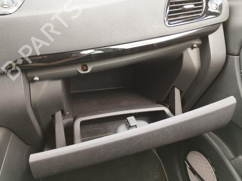 Hanskerom Hanskerom RENAULT SCÉNIC III (JZ0/1_) 1.6 dCi (JZ00, JZ12) (130 hp) 28692594 28692594