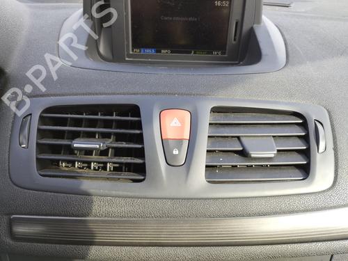 warning-switch-renault-megane-iii-hatchback-bz01_-b3_-2008-33611860 main image